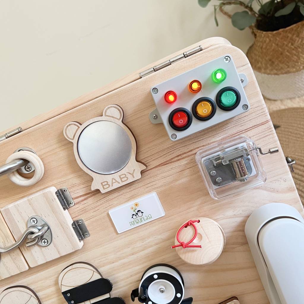 [PRE-ORDER] Penguinlada BusyFirst BusyBoard & Whiteboard